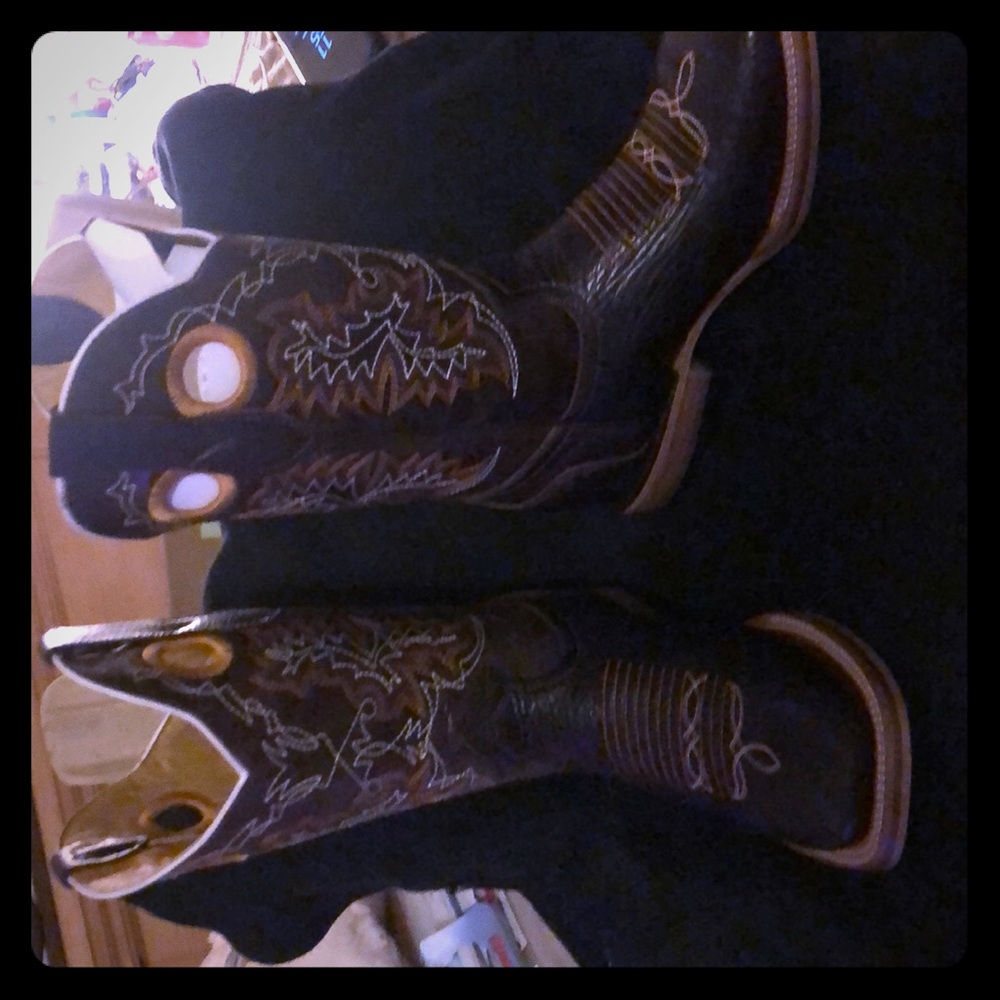 Red diamond size 6 boots